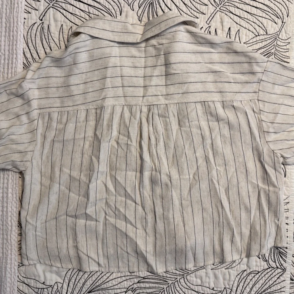 Cropped button down - Picture 2 of 3